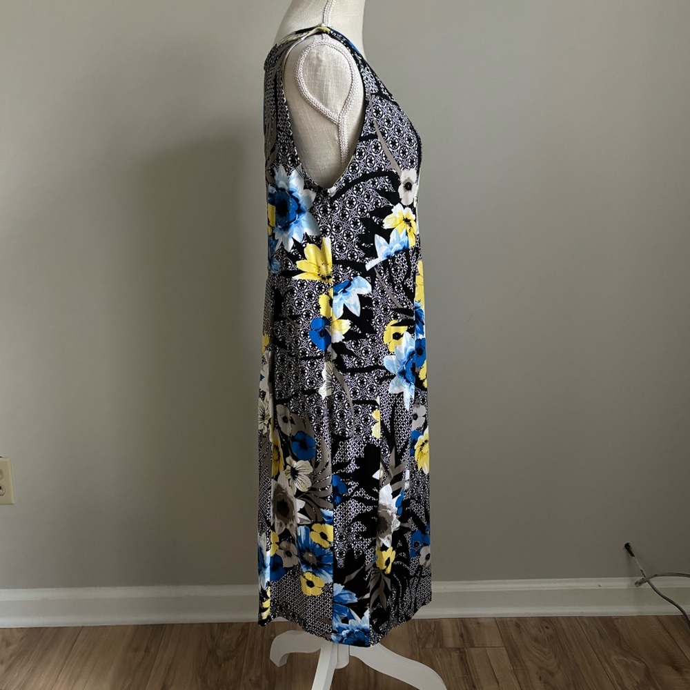 Floral Shift Dress Blue and Yellow Flowers - Picture 4 of 8